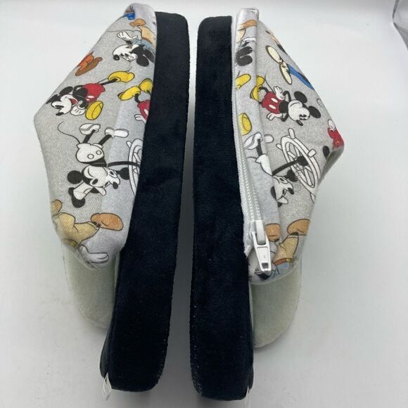 Disney Shoes/ Happy Feet Slippers Size Adult M (8-8,5) Like New - Picture 4 of 9
